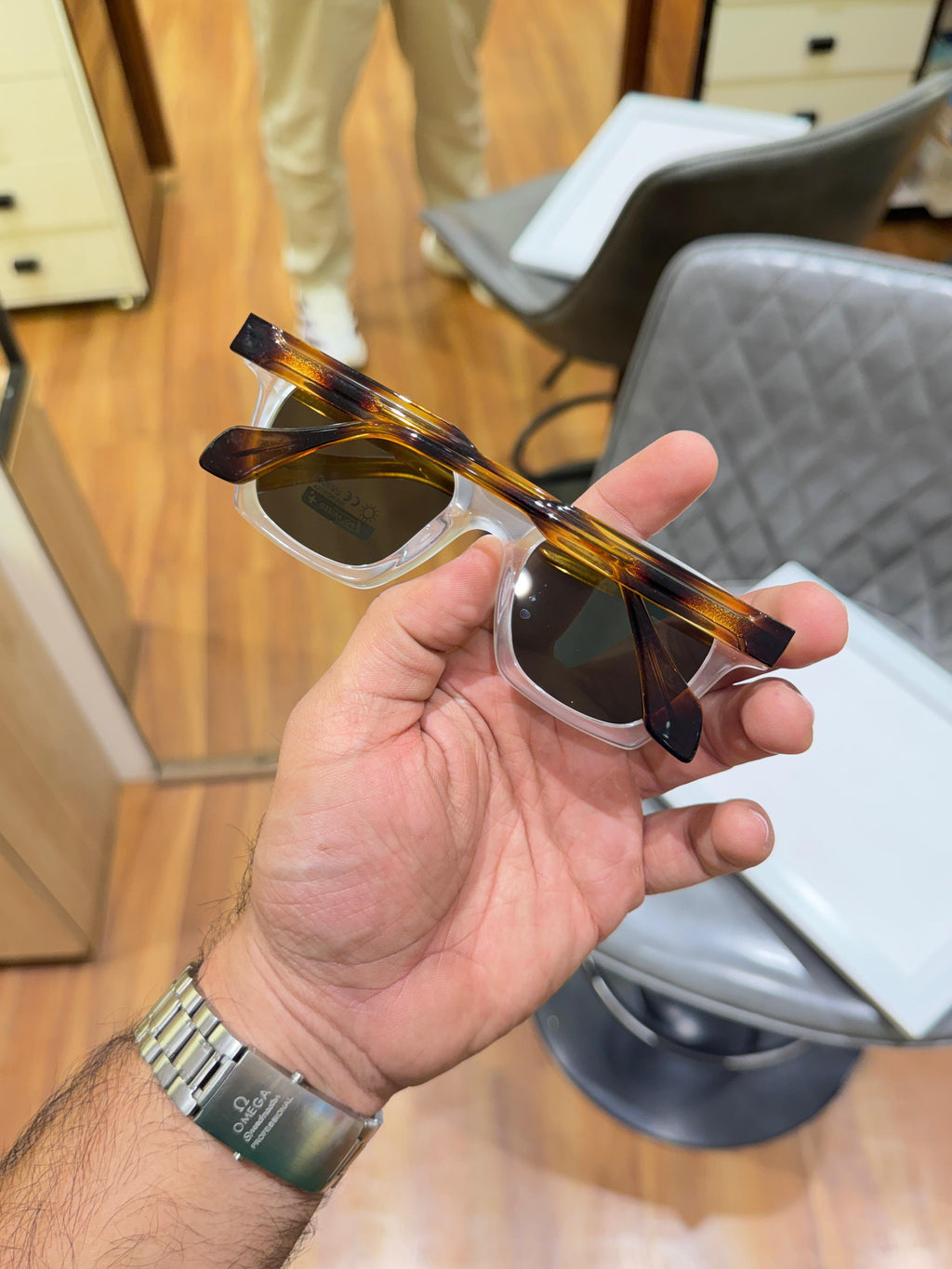Lavish 66504 White