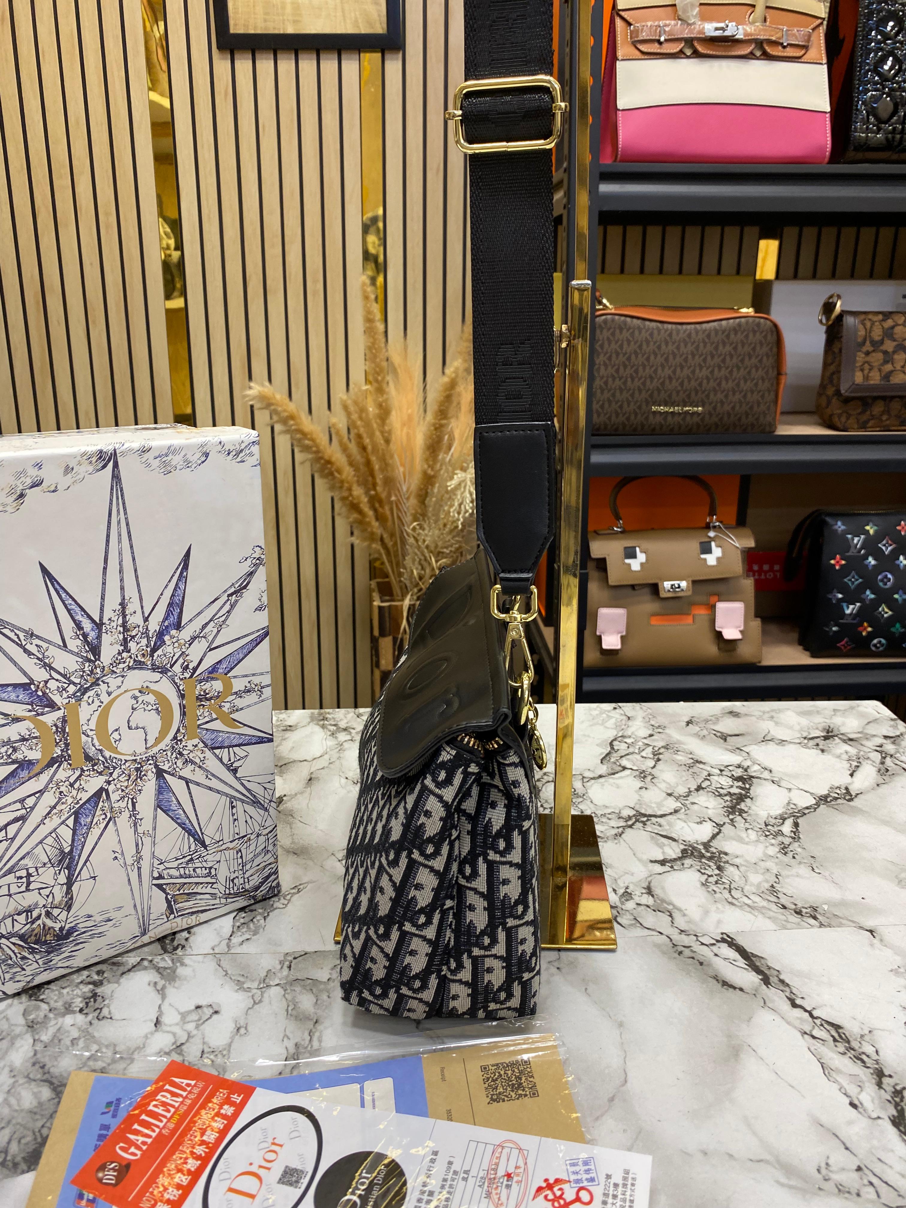 CHRISTIAN DIOR NOIR PREMIUM BAG