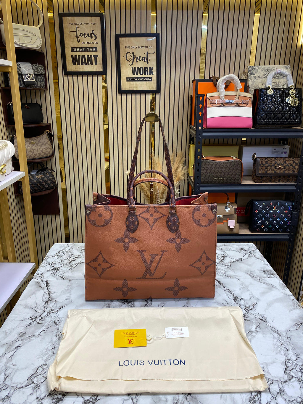 LOUIS VUITTON ONTHEGO PREMIUM BAG WITH DUST BAG